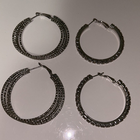(3 for $12) Two Sets of Hoop Earrings 🩶🩶 - Picture 5 of 5